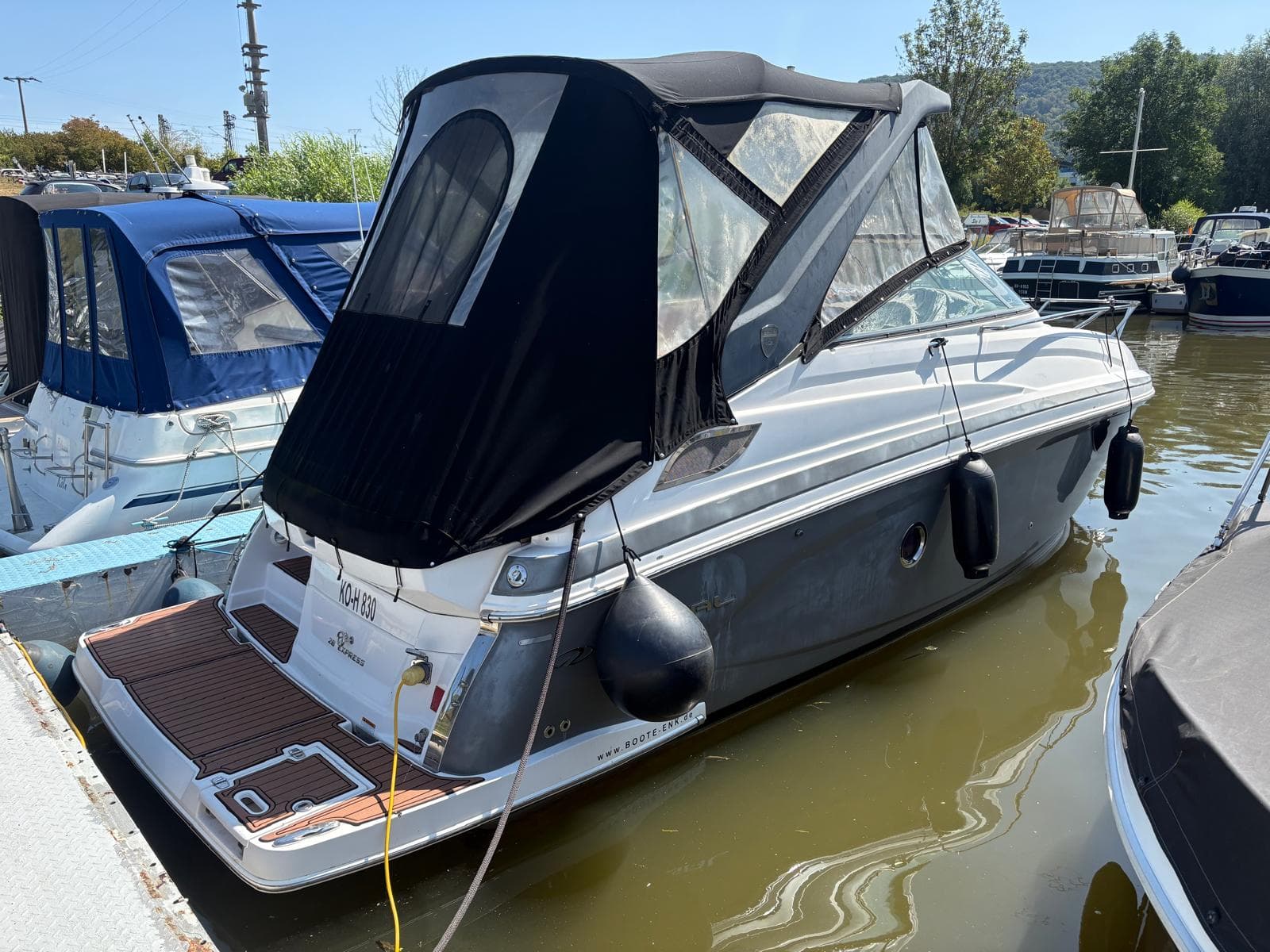 Regal 28 Express – Bild 2