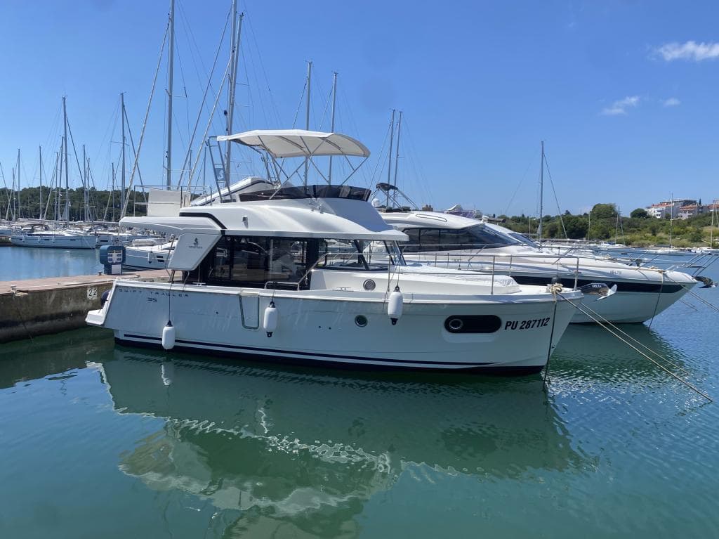 Beneteau Swift Trawler 35