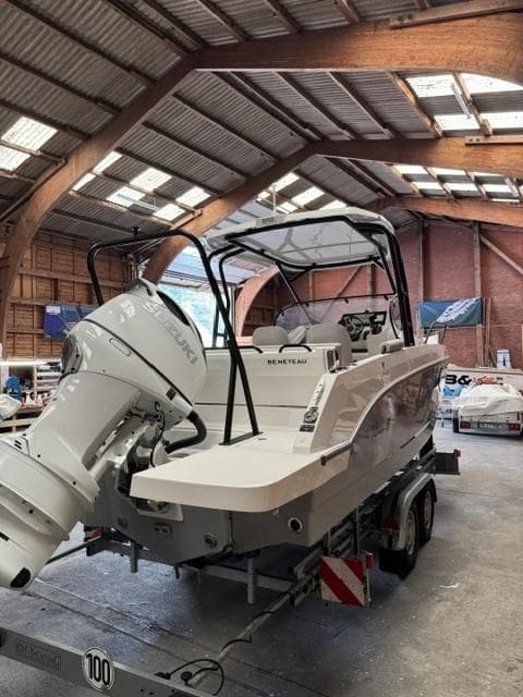 Beneteau Flyer 8 Sundeck V2 – Bild 6