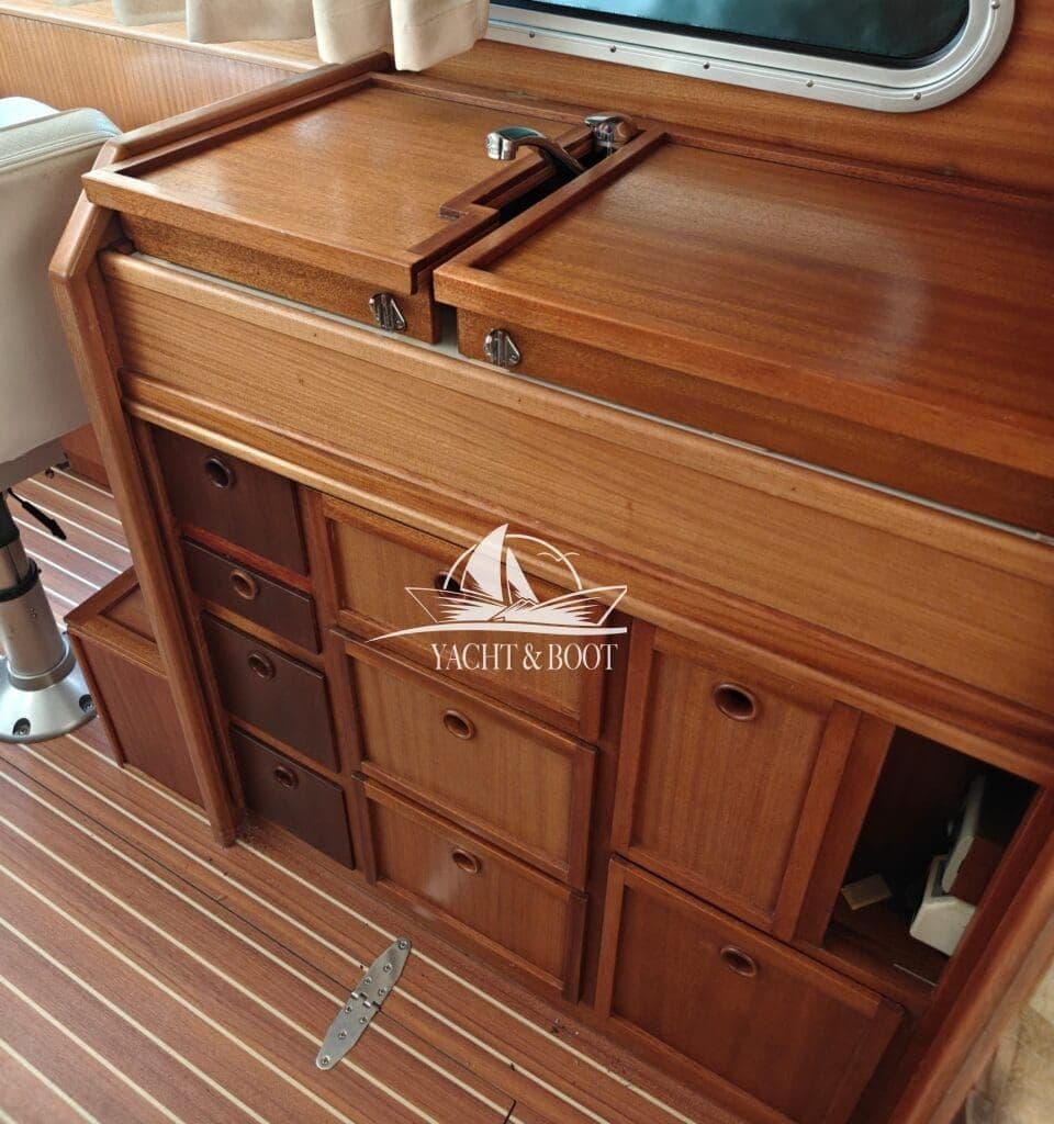 Aquila 900 Traveller - Achterkabine - Diesel inkl. Trailer – Bild 11