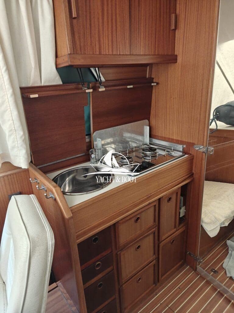 Aquila 900 Traveller - Achterkabine - Diesel inkl. Trailer – Bild 9
