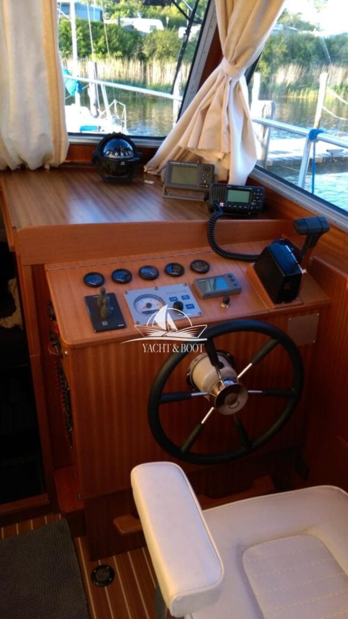 Aquila 900 Traveller - Achterkabine - Diesel inkl. Trailer – Bild 8