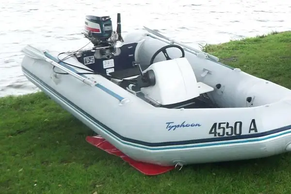 Bombard Typhoon 380 mit 15PS Yamaha 2T