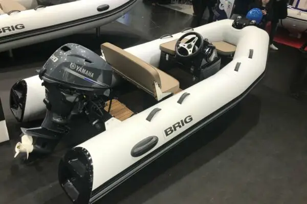 Brig Falcon F330T + Mercury F20EPT EFI