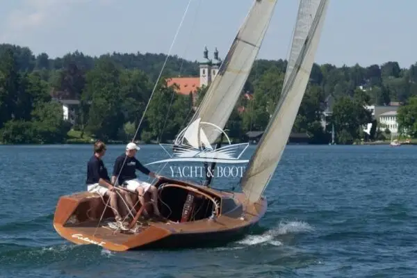 Galaxy Sport | Segelyacht, Mahagoni-Unikat, Carbon-Rigg