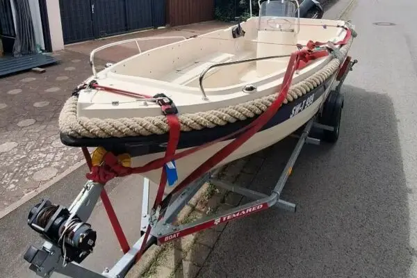 Motorboot mit Trailer, Slöp, Konsolenboot incl Motor und Zubehör