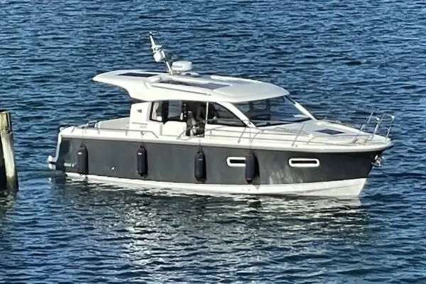 Nimbus 305 Coupé