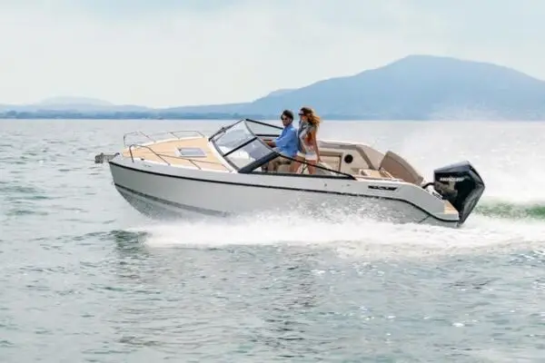 QUICKSILVER ACTIV 675 CRUISER