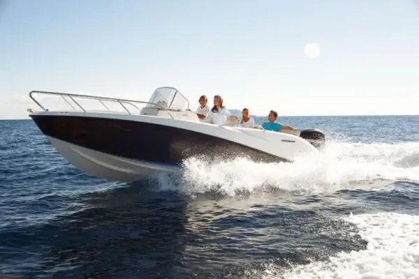 QUICKSILVER ACTIV 675 SUNDECK
