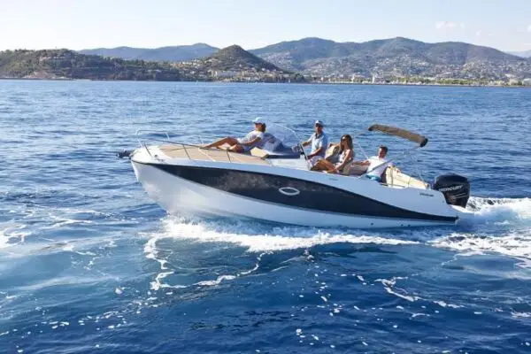 QUICKSILVER ACTIV 755 SUNDECK