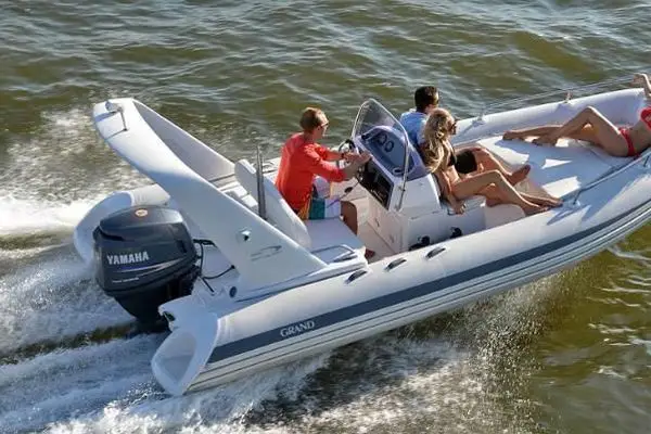 Schlauchboot, Festrumpfschlauchboot Grand Silver Line Cruisers S550RF
