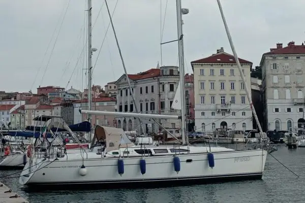 Sun Odyssey 43