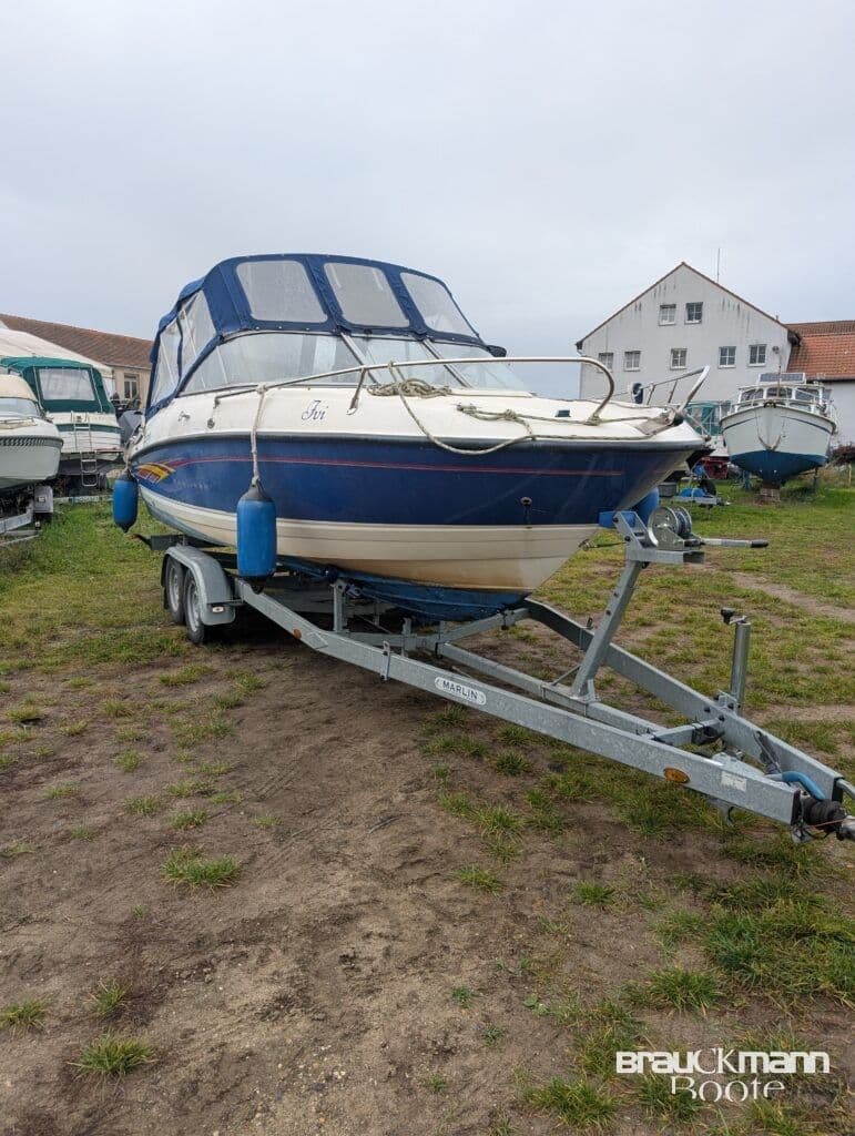 Bayliner 652 CU Komfort trifft auf Sportlichkeit