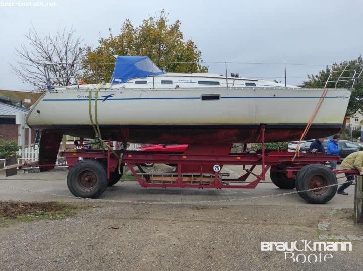 BENETEAU OCEANIS 300